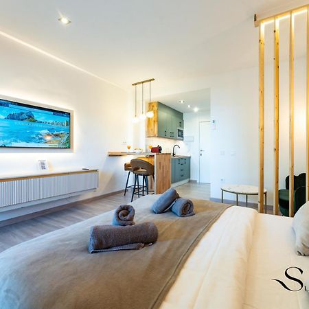 Seaview Beachfront Studio With Aqua Park & Balcony Benalmadena Ngoại thất bức ảnh