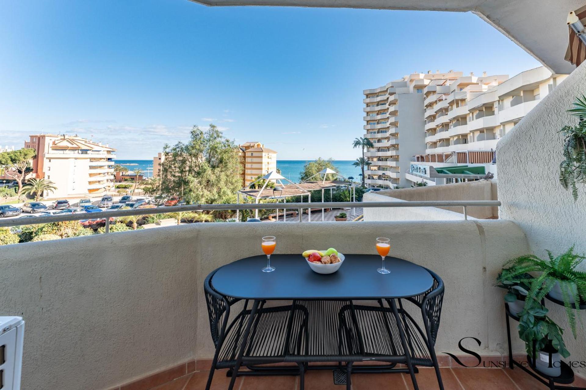 Seaview Beachfront Studio With Aqua Park & Balcony Benalmadena Ngoại thất bức ảnh