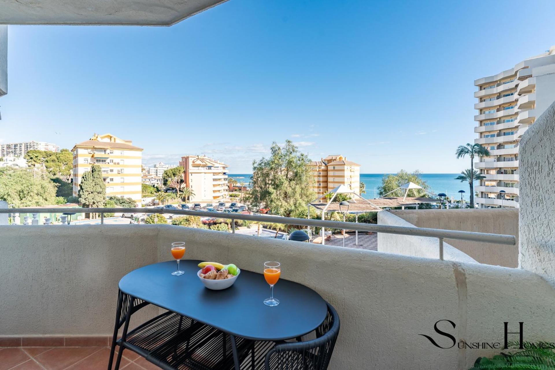 Seaview Beachfront Studio With Aqua Park & Balcony Benalmadena Ngoại thất bức ảnh